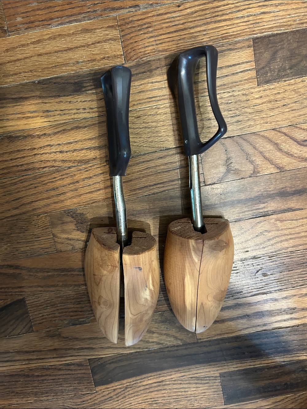 Men's Wooden Shoe Trees with Black Handles